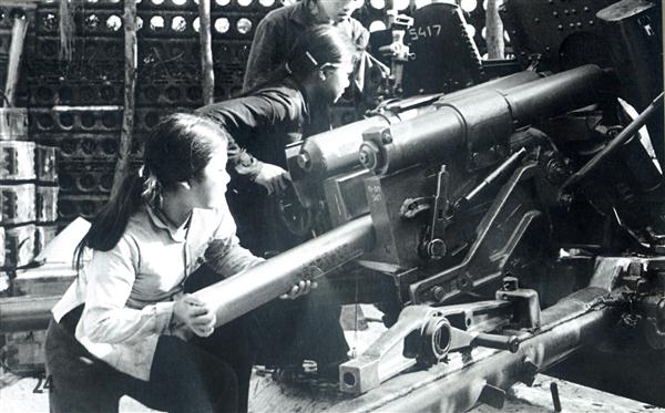 Những “bông hoa thép” anh hùng